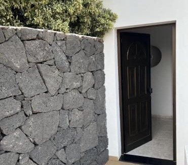 Urbanizacion Famara Maison | BUNGALOW APARTAMENTO SOL