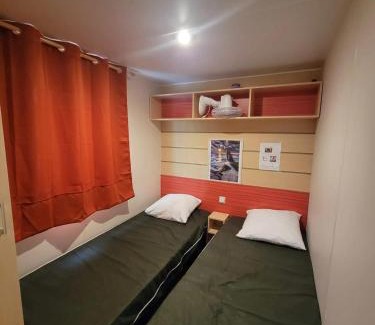 Ivry-la-Bataille Maison | Bungalow charmant à Ivry-la-Bataille avec piscine partagée