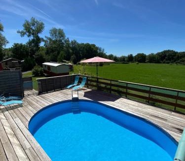 Saint-Pardoux Maison | Bungalow charmant à Saint-Pardoux avec piscine partagée