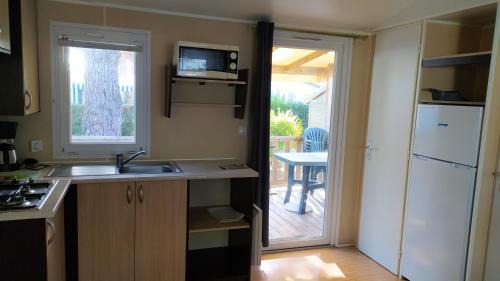 Banes Maison | Bungalow Confortable en Campagne à Argences-en-Aubrac avec Piscine