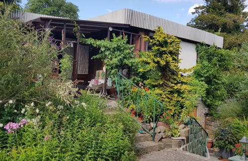 Goyatz Maison | Bungalow 'Cosy by the Lake' with Private Terrace and Private Garden