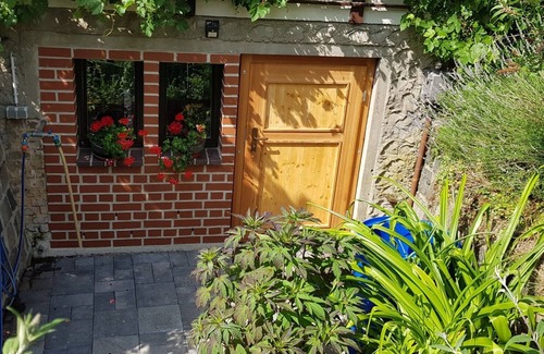 Goyatz Maison | Bungalow 'Cosy by the Lake' with Private Terrace and Private Garden