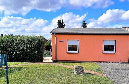 Neukalen Maison | Bungalow "Ferienwohnung Naturblick" avec terrasse privée, jardin privé et Wi-Fi