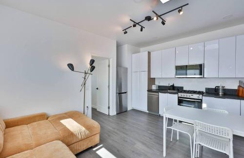 Normal Heights Maison | Bungalow near zoo and beach with AC, EV, private yard