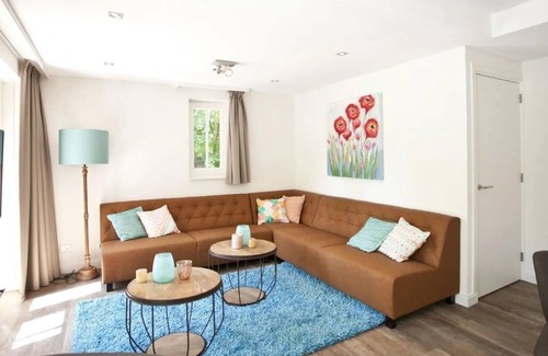 Otterlo Maison | Bungalow with 10 bedrooms and a terrace