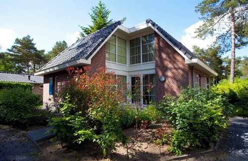 Beekbergen-Zuid Maison | Bungalow with 2 bedrooms and a Garden