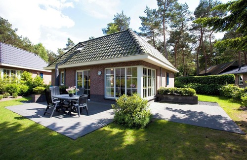 Beekbergen-Zuid Maison | Bungalow with 2 bedrooms and a Garden