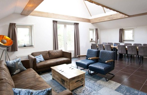 Otterlo Maison | Bungalow with 6 bedrooms and a terrace