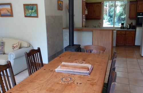 Brux Maison | Bungalow avec gîte attenant d'une chambre. Avec piscine privée isolée. 8 personnes
