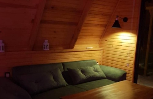 Cinarcik Appartement | Bungalow with Shared Garden near Beach in Cinarcik