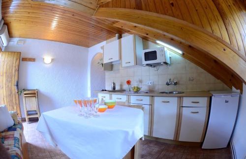 Cires Autre | Bungalows Baliera
