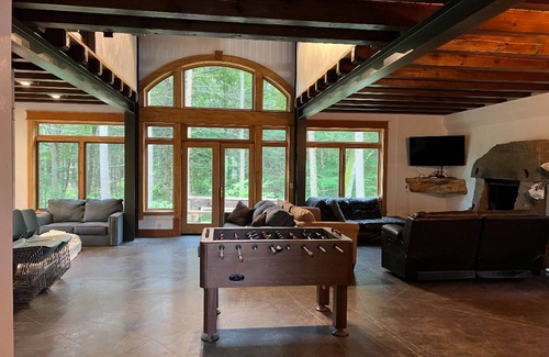 Vestal Maison | Bunk House on the Farm Rink
