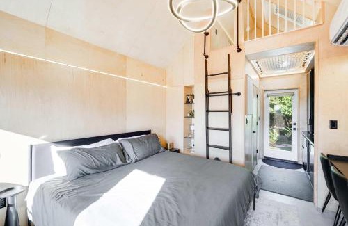 Ottawa Maison | Bunkies-The Commissioner
