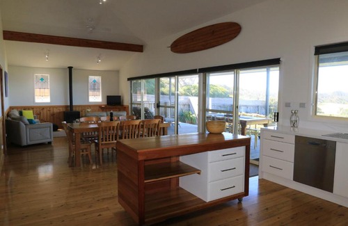 Berrara Maison | Bunkys By The Sea Holiday House