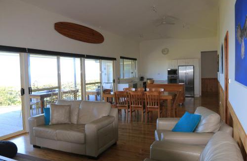 Berrara Maison | Bunkys By The Sea Holiday House