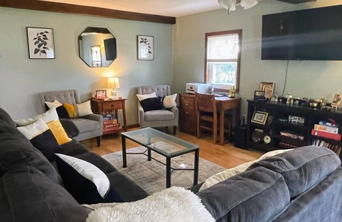 Burdett Maison | Burdett’s Home Away From Home