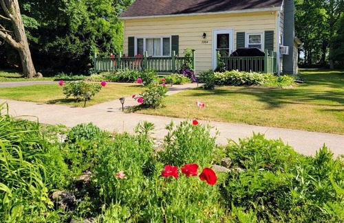 Burdett Maison | Burdett’s Home Away From Home
