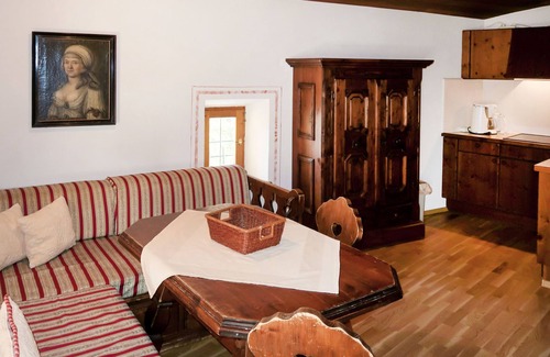 Fliess Maison | Burg Biedenegg mit Schlosscafé by Interhome