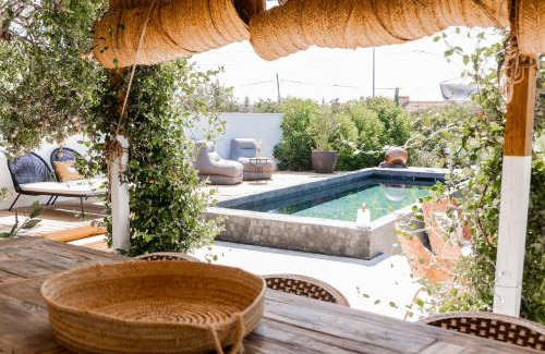 Grandola Maison | BURGUNDY house