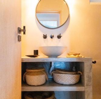 Grandola Maison | BURGUNDY house