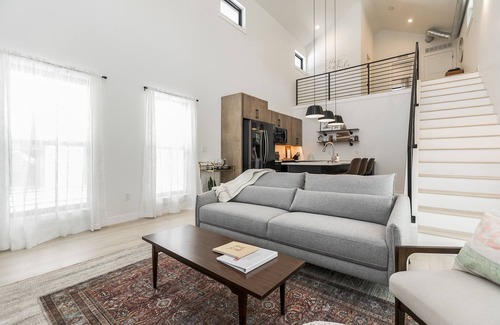 Cedar Rapids Maison | Burnett Cottage OG Cedar Rapids Downtown