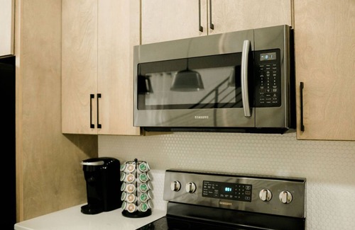 Cedar Rapids Maison | Burnett Cottage Pine NewBo District Cedar Rapids Downtown
