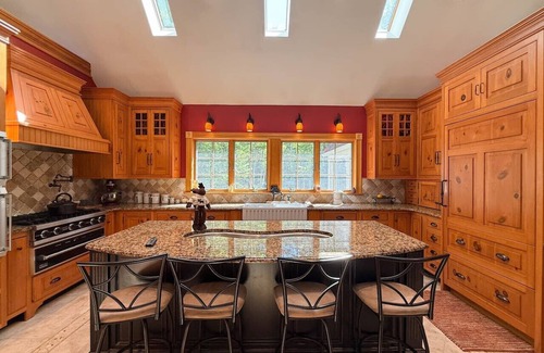 Brownfield Appartement | Burnt Meadow House | Waterfront Custom Built Home