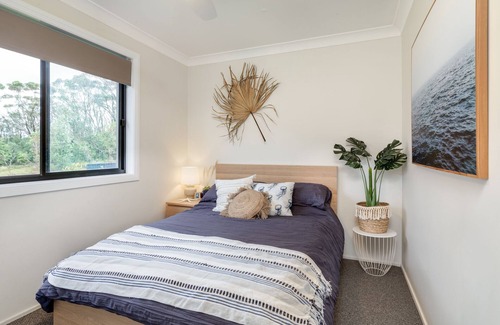 Burrill Lake Maison | Burrill Lake - Self Contained Guest Suite - Rear Access to Beach