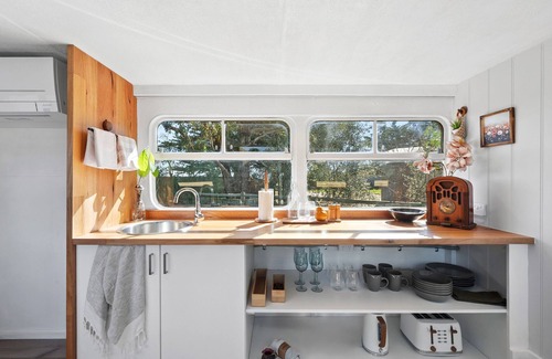 Fyansford Maison | Bus Life, Sleep, Play & Farm Views