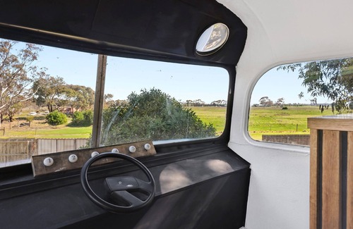 Fyansford Maison | Bus Life, Sleep, Play & Farm Views