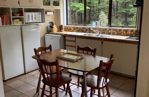 St. Arnaud Maison | Bush and birdsong at spacious home-away-from-home, just minutes from lake shore