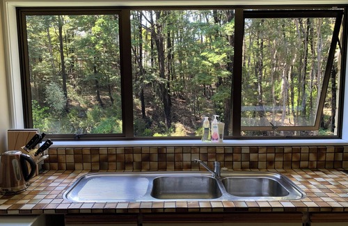 St. Arnaud Maison | Bush and birdsong at spacious home-away-from-home, just minutes from lake shore