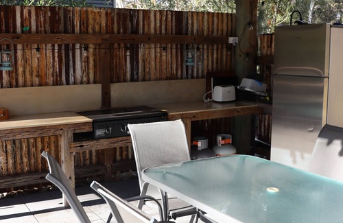 Callala Bay Lit Et Petit-Déjeuner | Bush oasis near beach - Callala @ Jervis Bay - Private guest suite