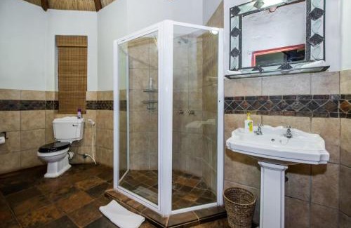 Lepele-Nkumpi Cabine | Bush Willow Lodge - Al Thandiwe