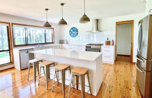 Moruya Maison | Bushland Escape: A rural bush setting on acreage suitable for small groups