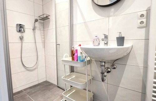 Neusaess Appartement | Business apartment with WIFI, elevator & free parking