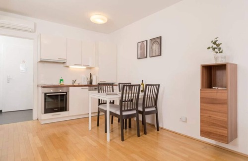 Schottenfeld Appartement | Business Balcony Apartment Neubau