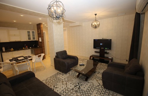 Saburtalo Appartement | APPARTEMENTS DE CLASSE COMMERCIAL dans le centre-ville avec transferts gratuits de / vers l'aéroport