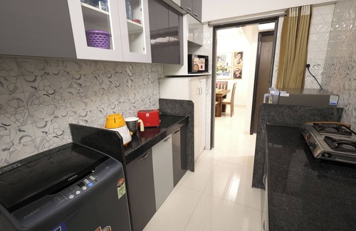 Goregaon West Appartement | Business Stay Done Right: Cozy 2 BHK in Goregaon