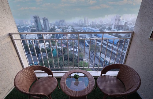Goregaon West Appartement | Business Stay Done Right: Cozy 2 BHK in Goregaon