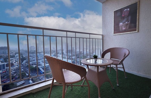Goregaon West Appartement | Business Stay Done Right: Cozy 2 BHK in Goregaon