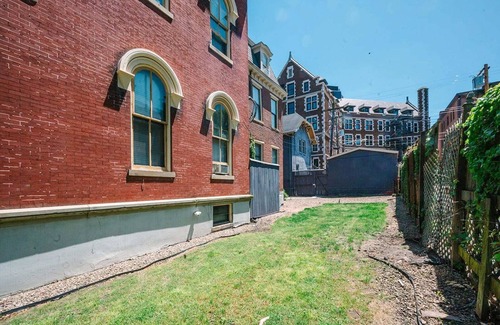 Allegheny-West Appartement | Business Suite - Walkable Entertainment