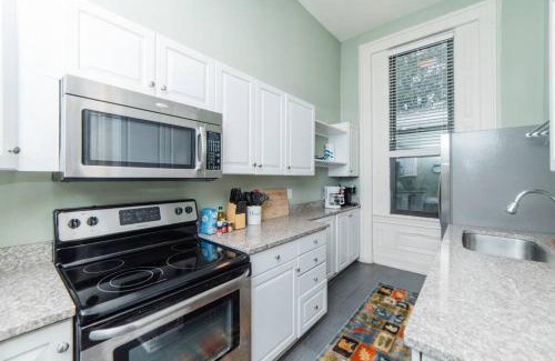 Allegheny-West Appartement | Business Suite - Walkable Entertainment