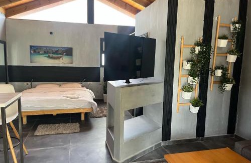 Nahariya Cabine | Bustan HaZait