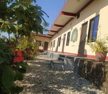 Sauraha Maison | Busy Bee Guest House