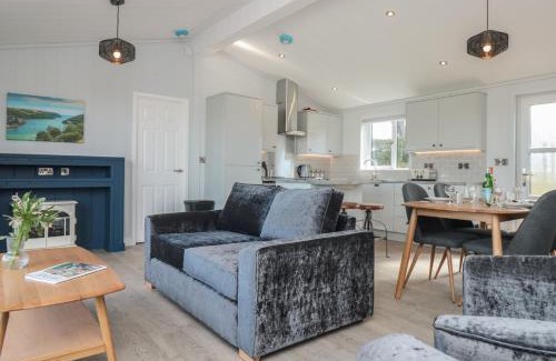 Dartmouth Maison | Buttercup Lodge