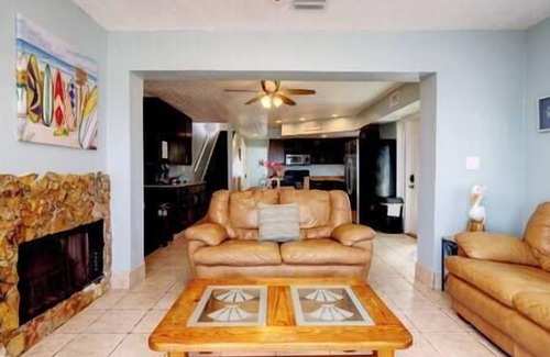 Floridana Beach Appartement | BV Paradise - North Oceanfront - Sleeps 8
