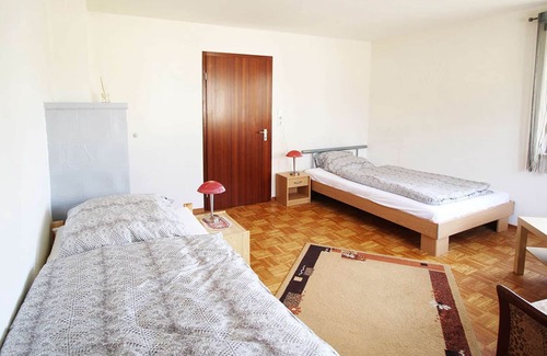 Hohenstadt Appartement | BW02 beautiful fitter's apartment in Hohenstadt with outdoor seating and free WiFi