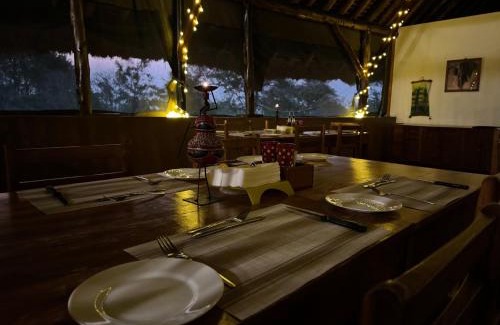 Pakwach Cabine | Bwana Tembo Safari Camp