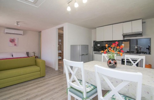 Ilovik Appartement | By Dinka
